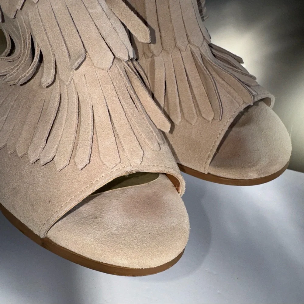 Very Volatile Suede Leather Fringe Wedge Heel Sandals Western Boho Tan Womens 9‎